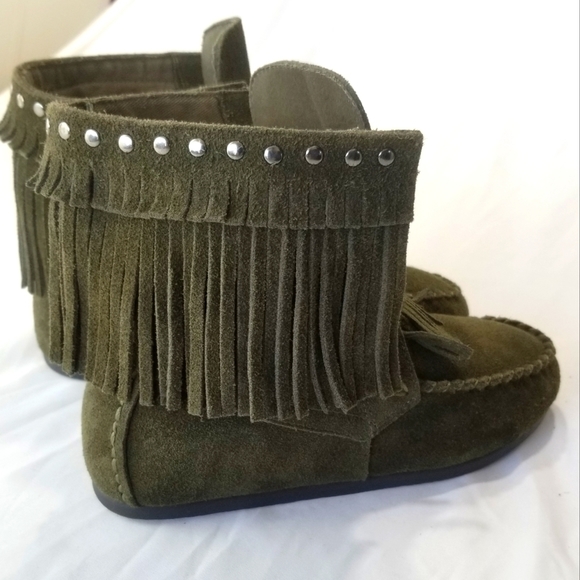 Yellow Box Casual Winter Suede Fringe Boho Moccasin Boot Green Sz 6 - Picture 9 of 9